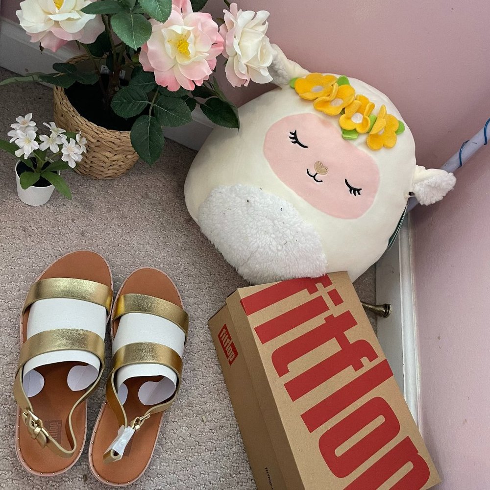 FitFlop Artisan Gold Leather Backstrap sandals Women Size 9 US metallic
